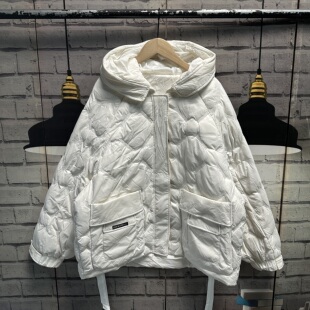 连帽领白色淑女宽松刺绣偏厚羽 绒服外套女C642