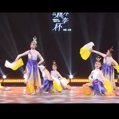 儿童古典舞演出服十八焕蝶扇子舞