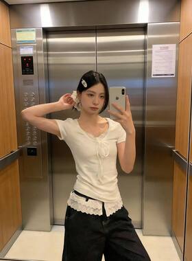 设计感v领蕾丝花边短袖t恤女新款温柔风纯欲系带修身百搭上衣