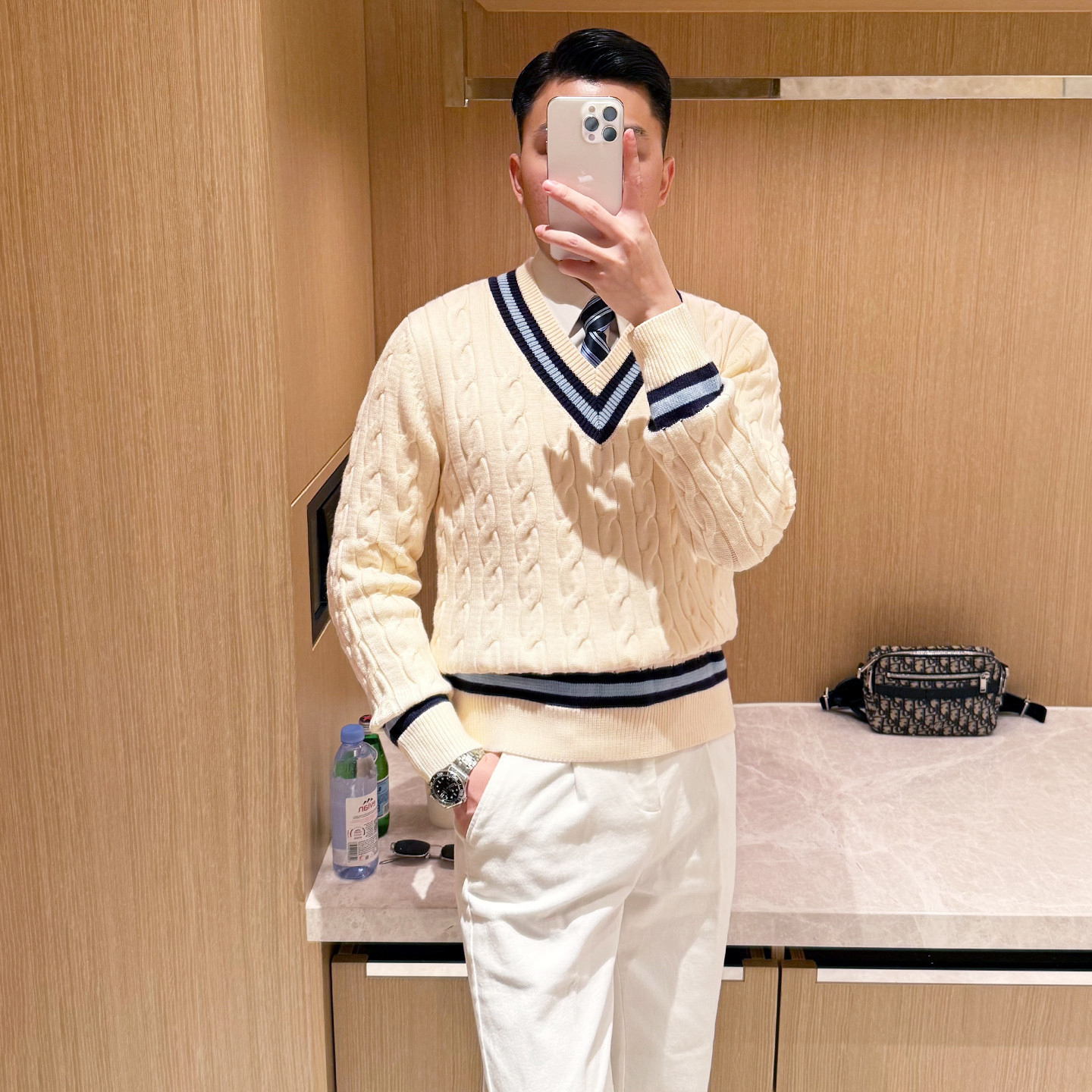 学院风针织衫鸡心领麻花毛衣加厚