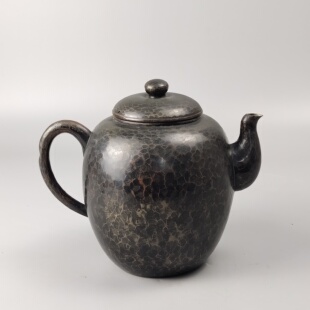 玉川堂造古金色锤纹日本铜壶