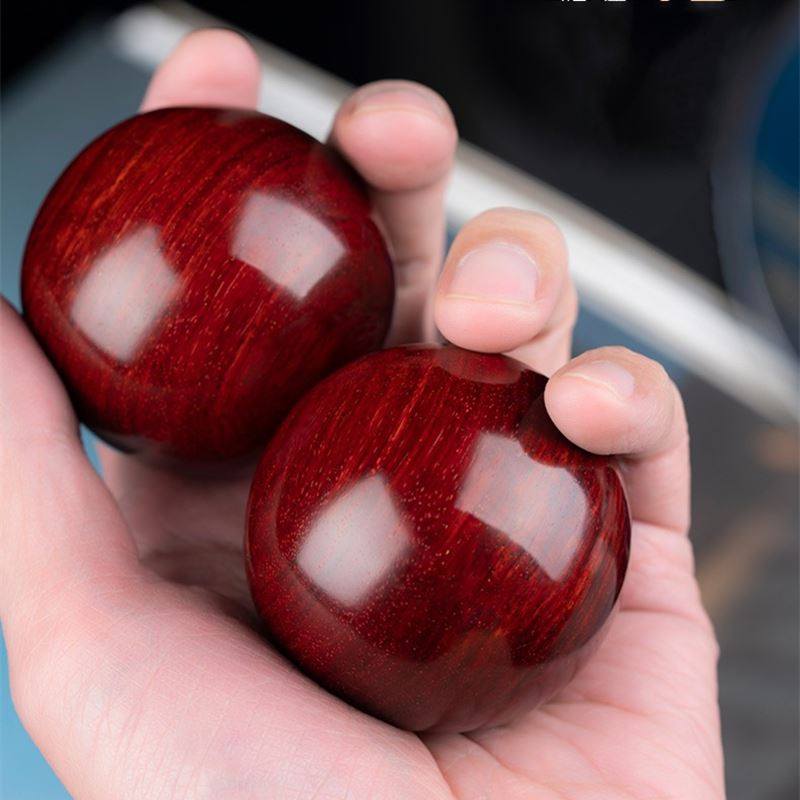 正宗小叶紫檀保健球手球实木手握按摩球老人健身球文玩手转球送礼,运动/瑜伽/健身/球迷用品,健身球/保健球,淘宝优惠券,粉丝福利购,淘宝优惠卷