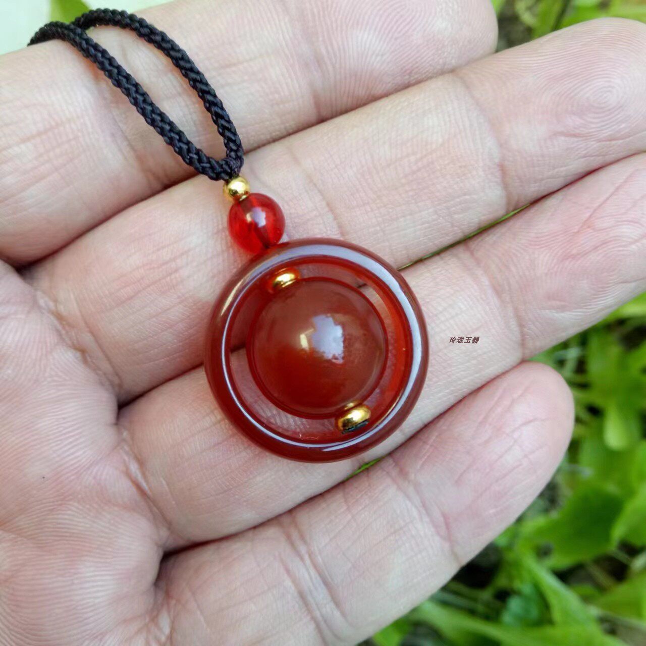 天然红玛瑙时来转运吊坠