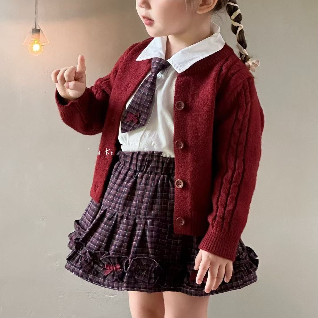 范小可女童套装2025新款秋款学院风针织开衫外套格子百褶裙三件套