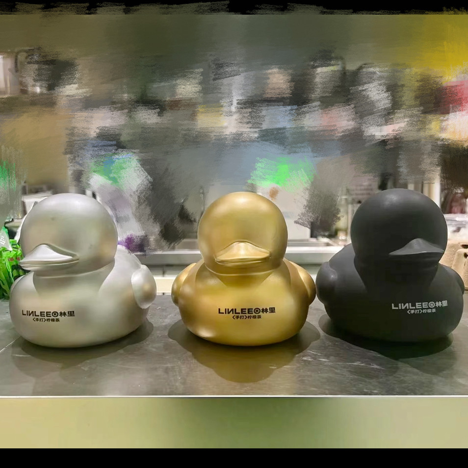 林里柠檬茶大黄鸭黑武士全黑大鸭金色大号鸭,模玩/动漫/周边/娃圈三坑/桌游,艺术潮玩衍生品/展览衍生品/周边,淘宝优惠券,粉丝福利购,淘宝优惠卷