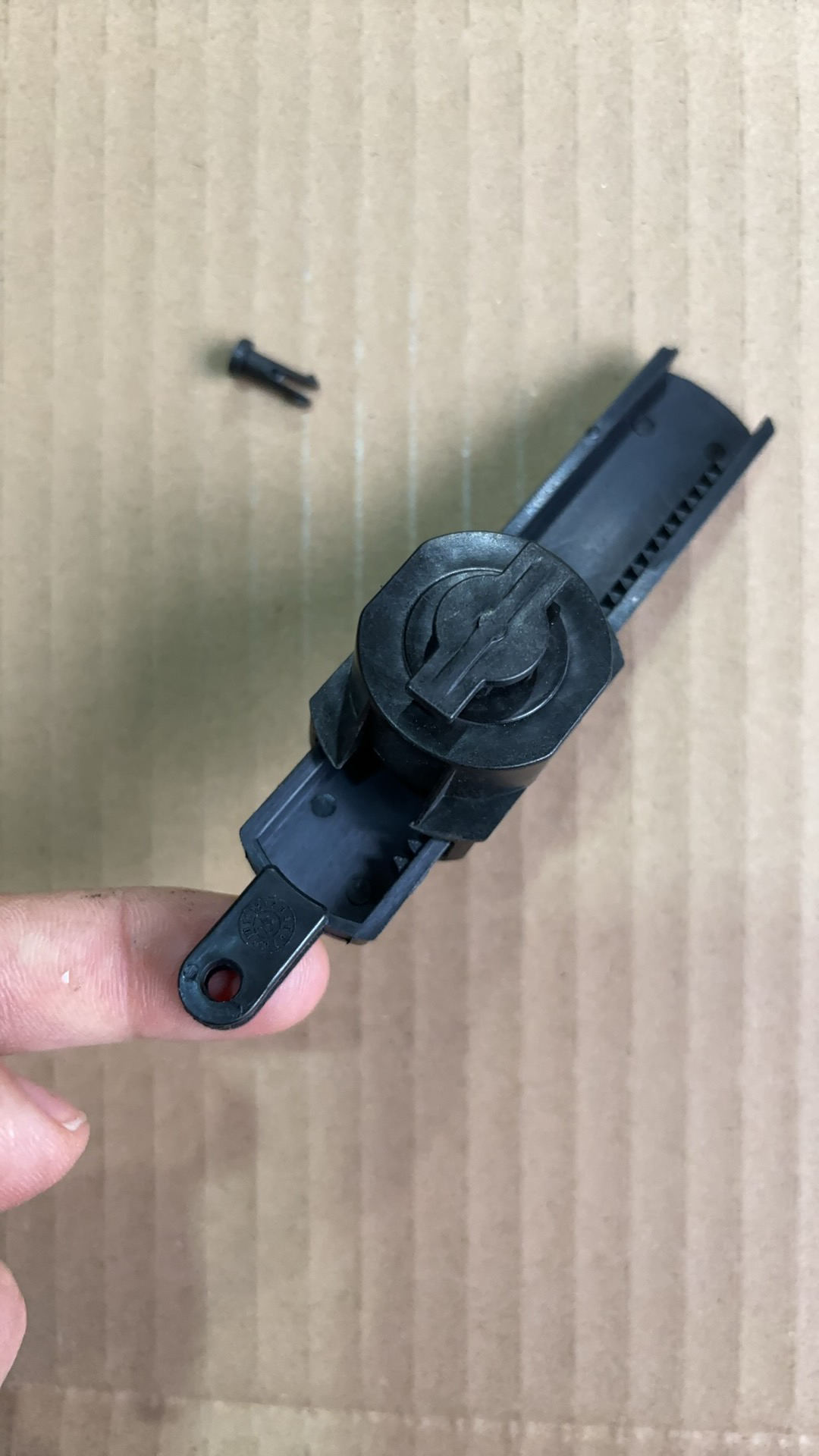 吉利09-13款帝豪EC7 RV 718 715杂物箱阻尼器手套箱工具箱限位器