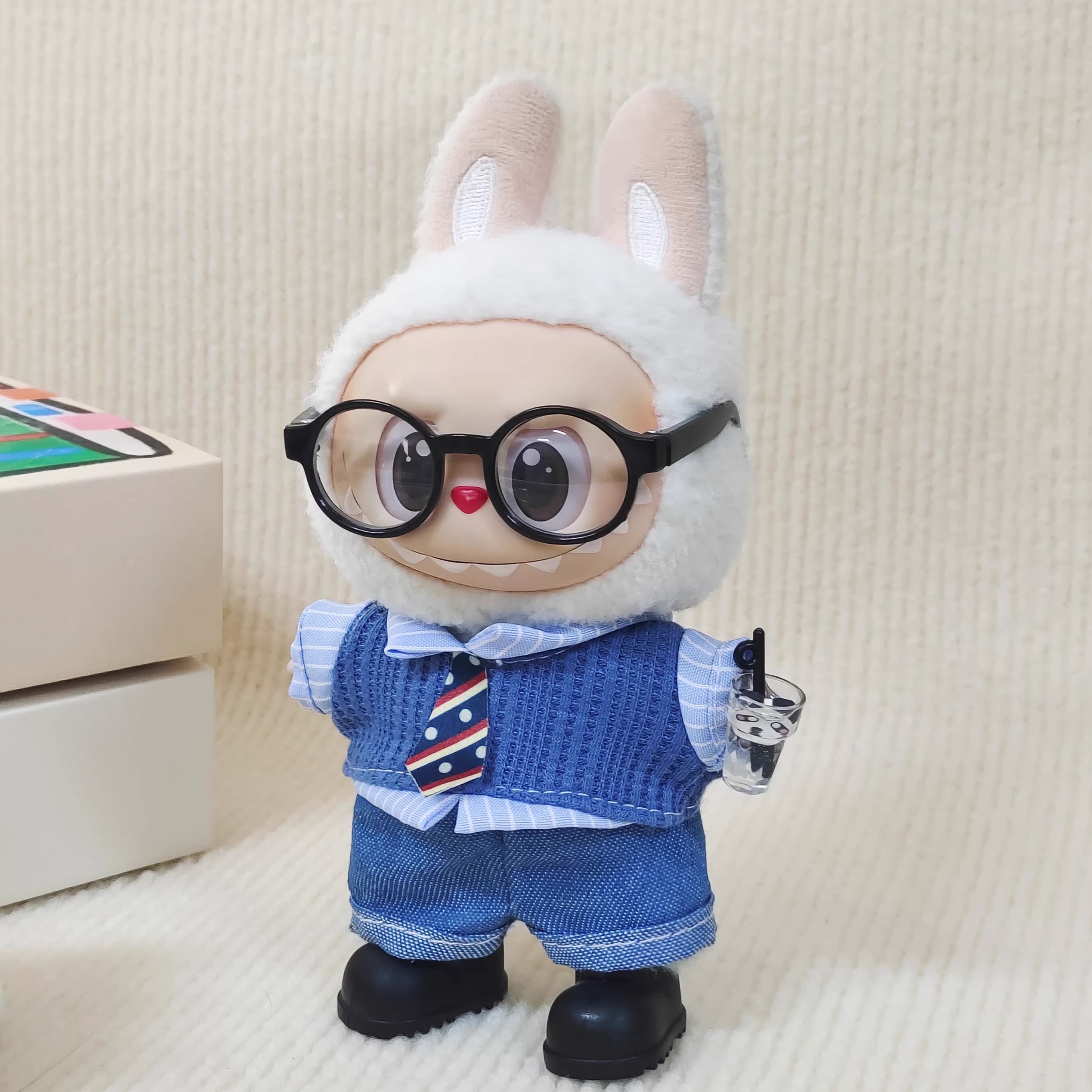 适用拉布布17cm娃衣英伦学院风一二三代labubu服饰搪胶盲盒娃衣