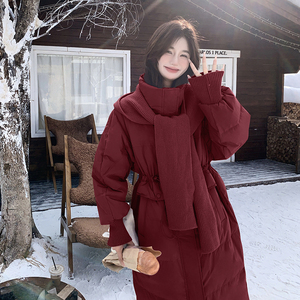 红色针织披肩羽绒服女2024冬季新款今年流行收腰显瘦小个子面包服图片