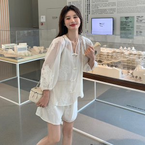 白色新中式国风套装女2025新款吊带衬衫短裤三件套夏季穿搭一整套图片