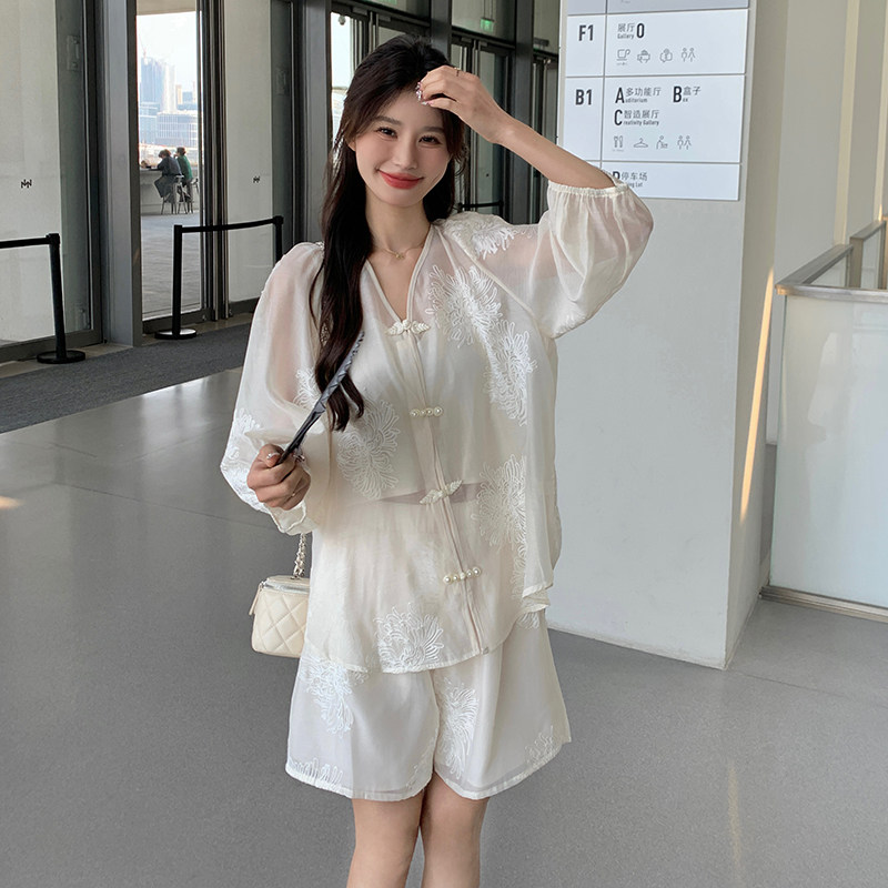 白色新中式国风套装女2025新款吊带衬衫短裤三件套夏季穿搭一整套,女装套装/套裙,2C263