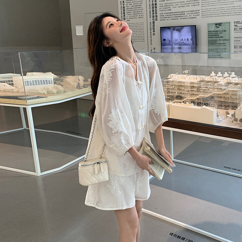 白色新中式国风套装女2025新款吊带衬衫短裤三件套夏季穿搭一整套,女装套装/套裙,2C263