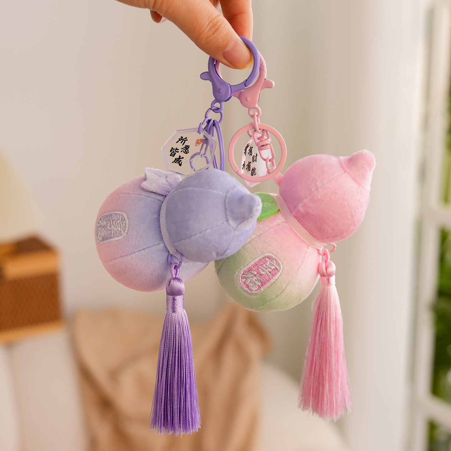 敦煌渐变色毛绒葫芦钥匙扣流苏挂件可爱玩偶文创包包挂饰高级感