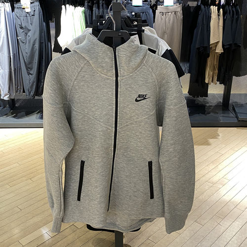 Nike女子连帽防风保暖运动夹克