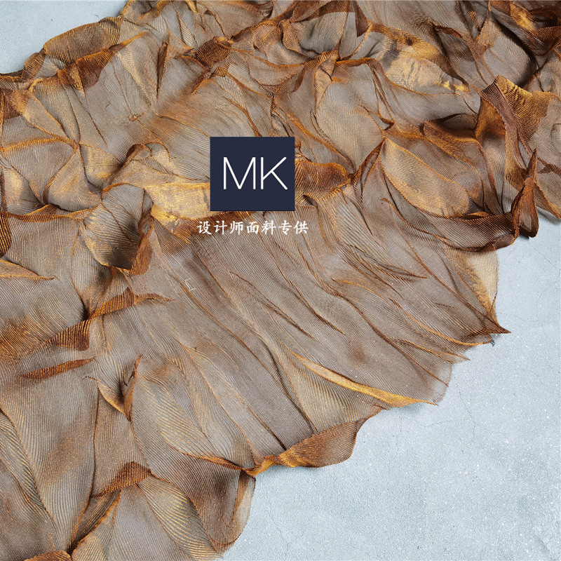 高档百叶布料 三宅一生焦糖纱肌理表面 设计造型创意服装面料
