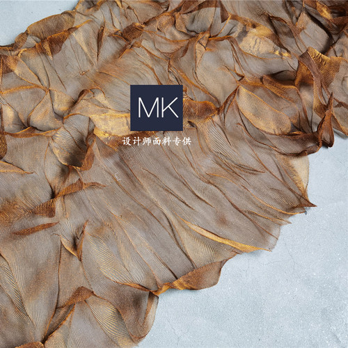 高档百叶布料 三宅一生焦糖纱肌理表面 设计造型创意服装面料
