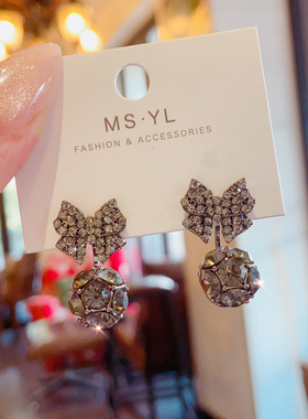 一耳两戴轻奢高级感闪钻蝴蝶结耳环2026新款爆款小众法式耳坠女