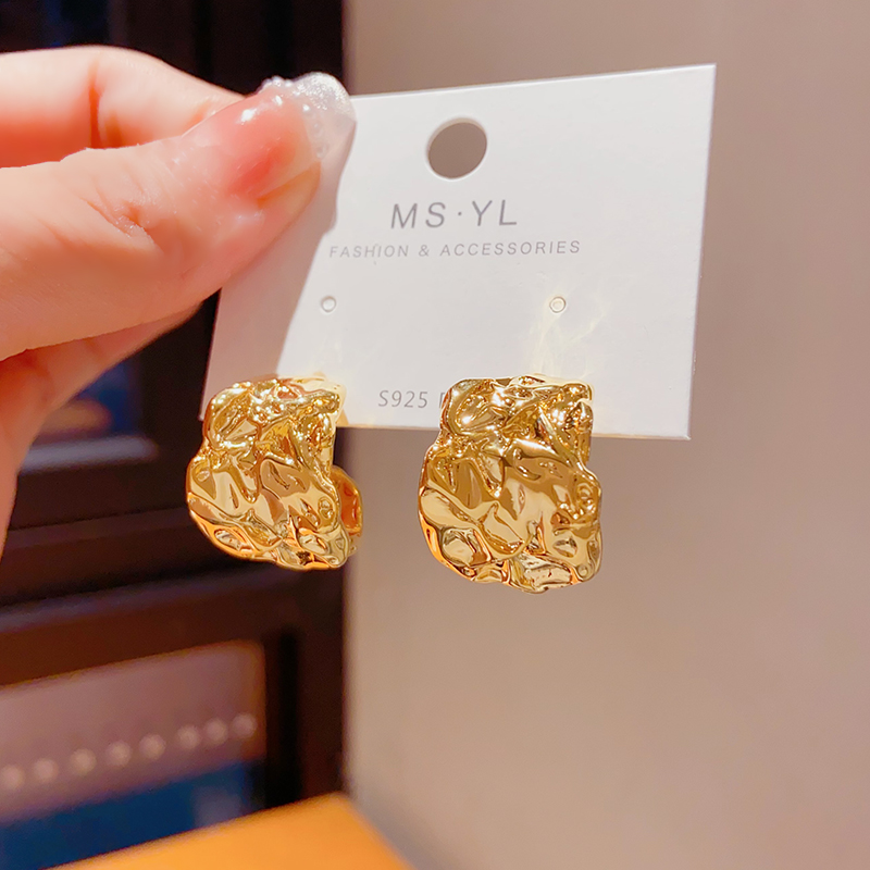 金属复古设计感小众法式耳环欧美搭配毛衣大衣耳钉秋冬新款潮耳饰