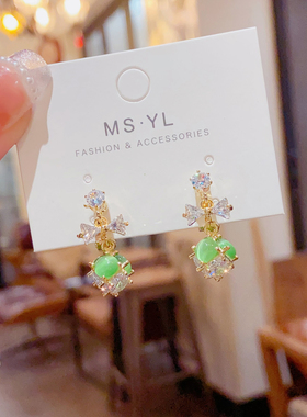 时尚蝴蝶结绿色锆石耳环春夏小清新精致小巧防丢耳扣无耳洞耳夹女