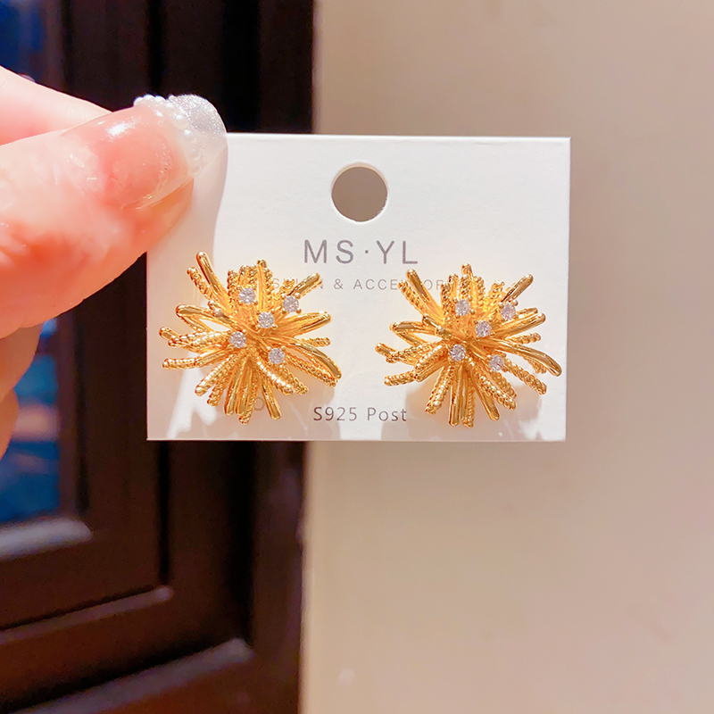 海星耳环精致高级感小众法式耳环欧美时尚耳钉2025年新潮抖音爆款