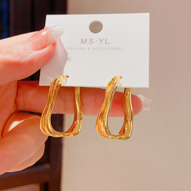 设计感小众法式个性潮流时尚耳圈适合圆脸戴的方形圈圈耳环2024年