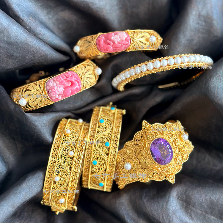 1月30日七言新品非遗花丝镶嵌天然宝石s925银镀金手镯女 复古宫廷