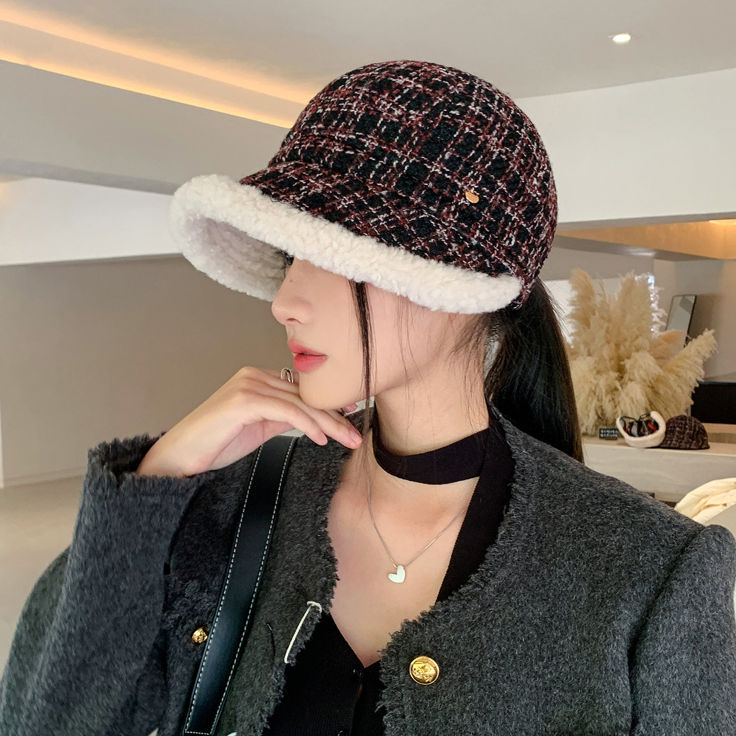 小香风毛呢鸭舌帽子女冬季加厚保暖防风寒渔夫帽时尚显脸小棒球帽