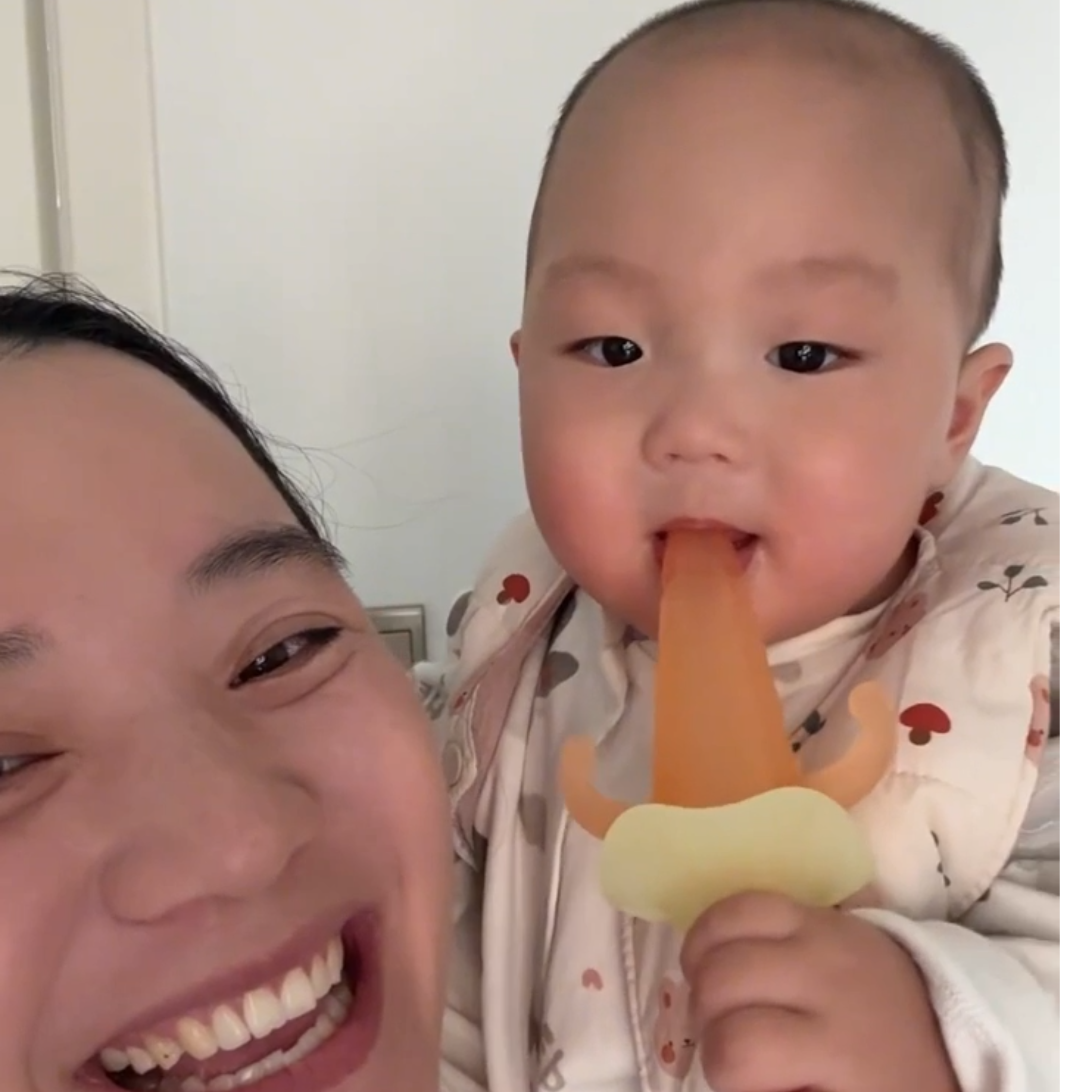 牙胶婴儿胡萝卜防惊跳食品级全硅胶可水煮宝宝磨牙棒防吃手玩具