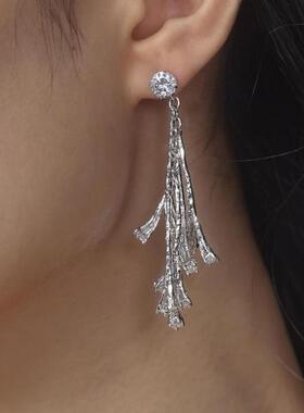 xhenxhen轻奢高级感漫漫生长系列徐艺洋同款簇簇花蕊耳钉/耳夹