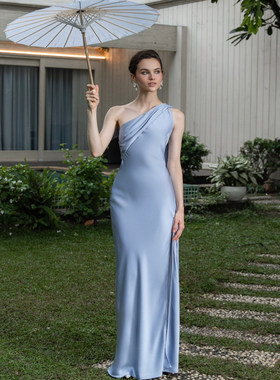 三亚海滩度假连衣裙蓝色缎面伴娘服礼服高级感party生日裙