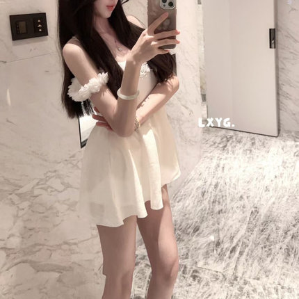 LXYG2025夏新款小香白色吊带连衣裙女收腰度假绝美花朵显瘦针织裙