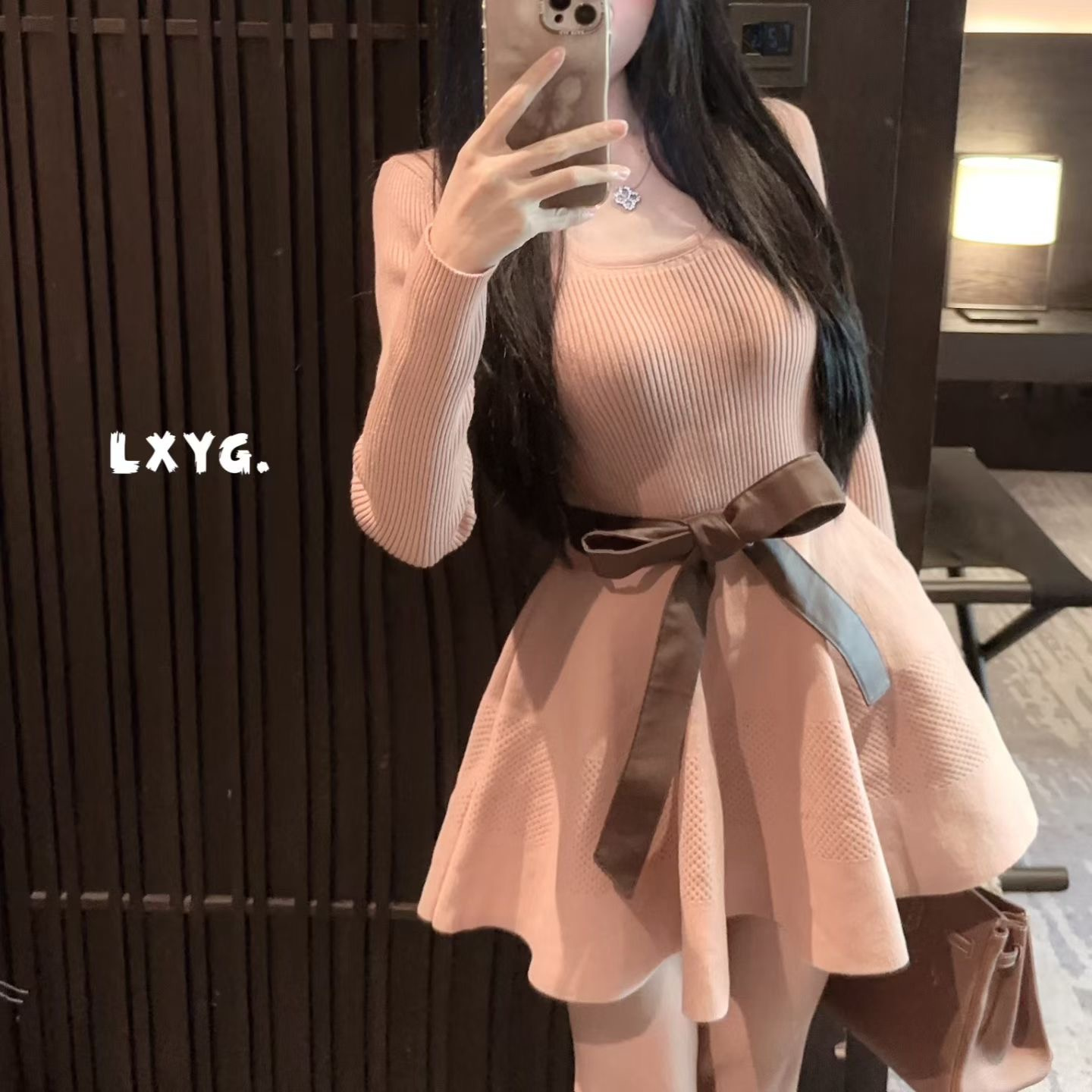 LXYG秋冬新款掐腰好版型 显高蝴蝶结腰带针织连衣裙显瘦内搭裙子