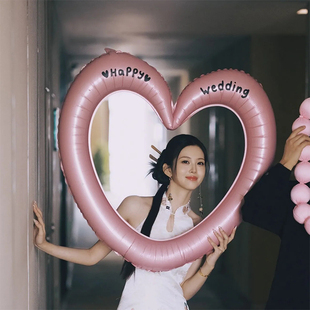 领证登记拍照小道具爱心红气球结婚官宣手持横幅摆跟拍仪式感装饰