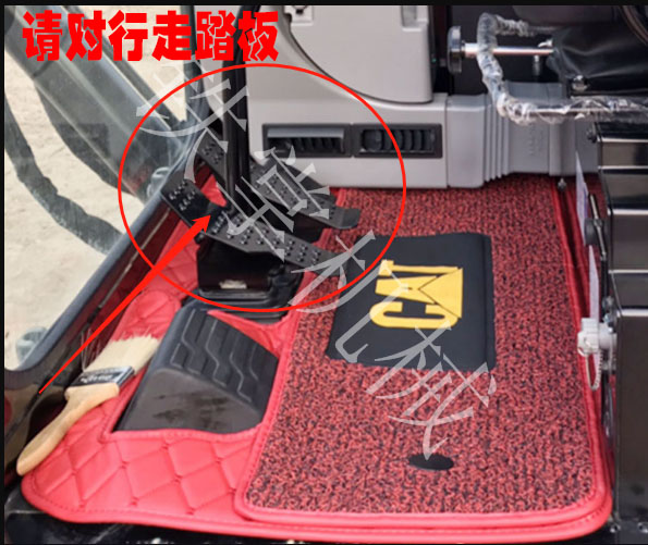 挖掘机配件卡特305.5/306/307E2驾驶室地板胶 脚垫 地毯 地板垫