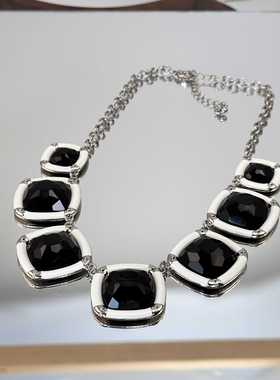 短款时尚流行小众高级感轻奢饰品