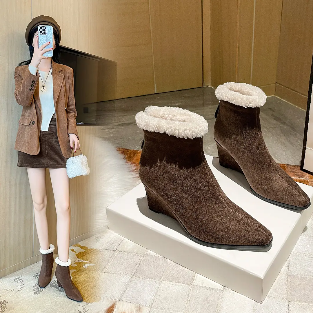 冬季新款加绒短靴女法式气质小方头不累脚毛毛靴子