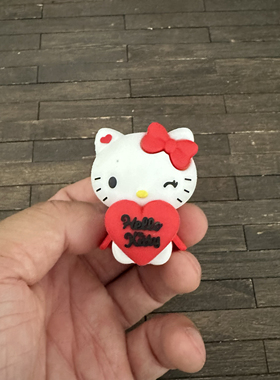 爱心款正版三丽鸥家族helloKitty凯蒂猫摆件手办玩具公仔玩