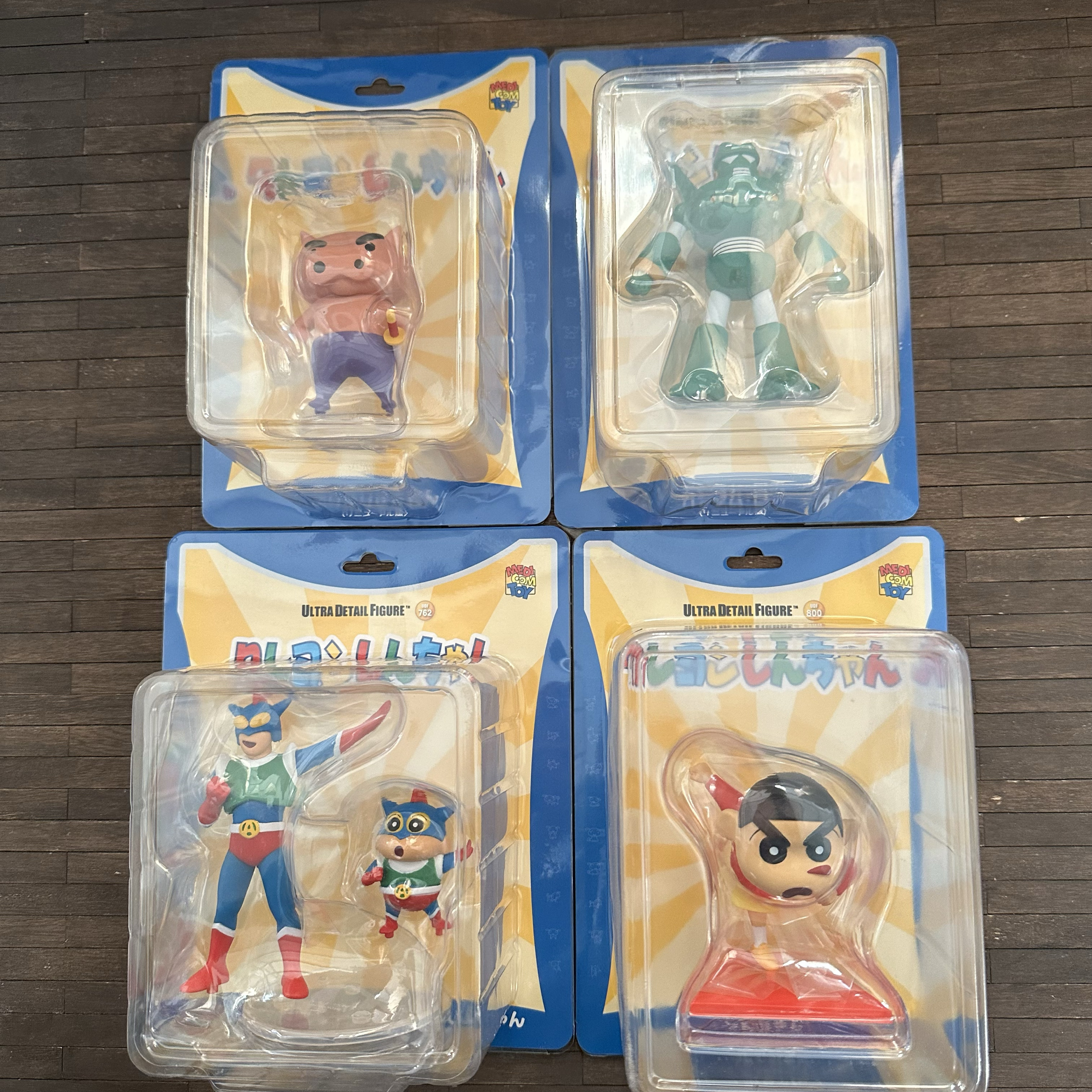 正版蜡笔小新UDF手办medicom摆件周边装饰动感超人