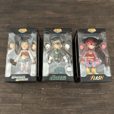 绿灯侠神奇女侠玩具模型