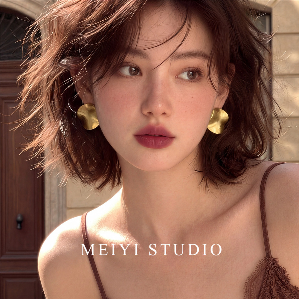 温柔陷阱~复古金属波浪边拉丝圆形耳钉 通勤气质法式新品百搭耳环