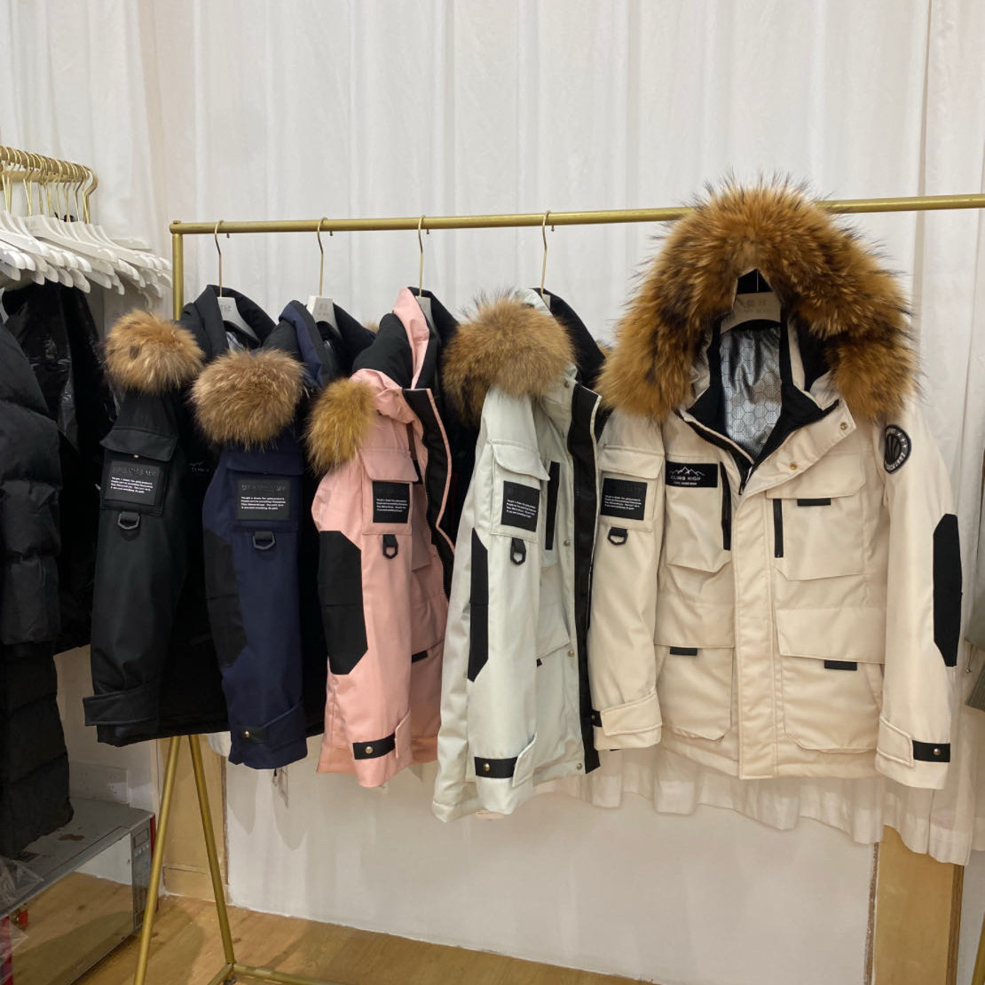 2026冬季新款韩版羽绒服女工装大毛领白鸭绒情侣户外极寒宽松短款