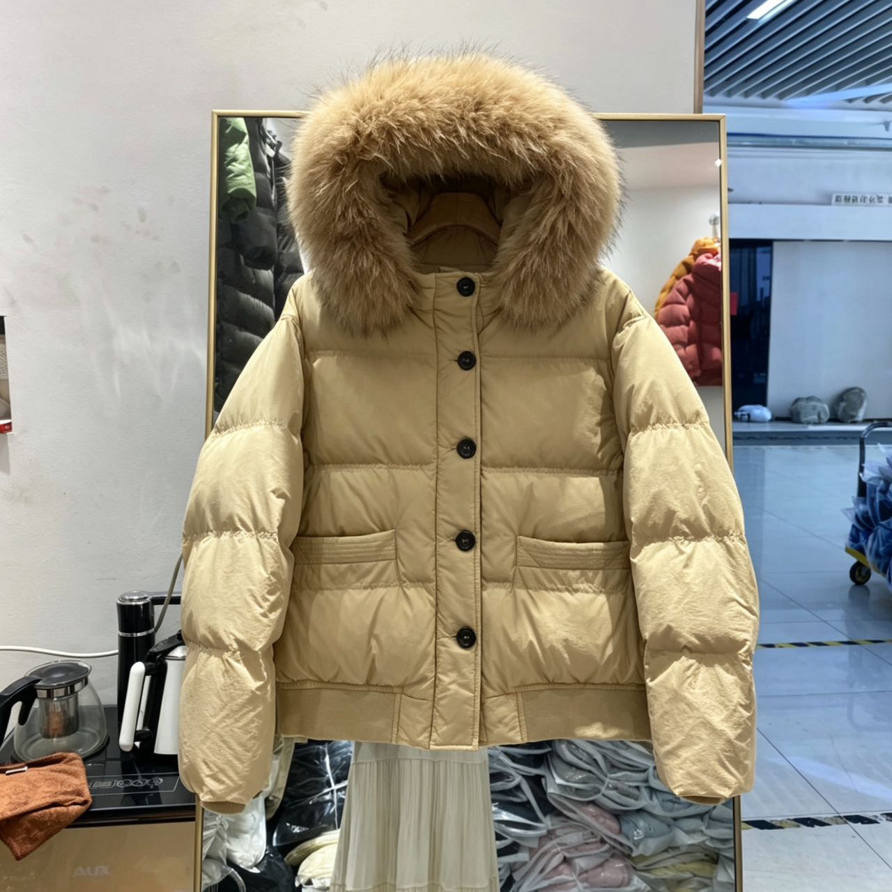 高充绒量羽绒服女2026冬季新款版型巨好看的高级感保暖白鸭绒短款