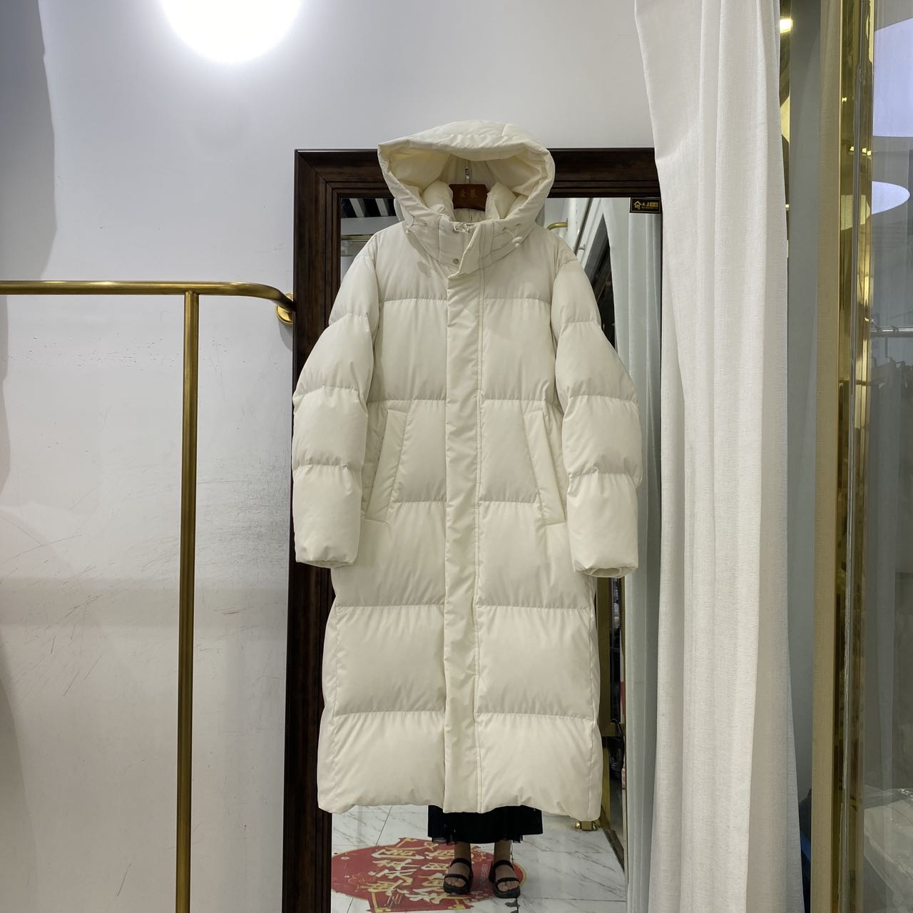 2026年新款羽绒服女长款连帽过膝直筒加厚宽松保暖情侣白鸭绒外套