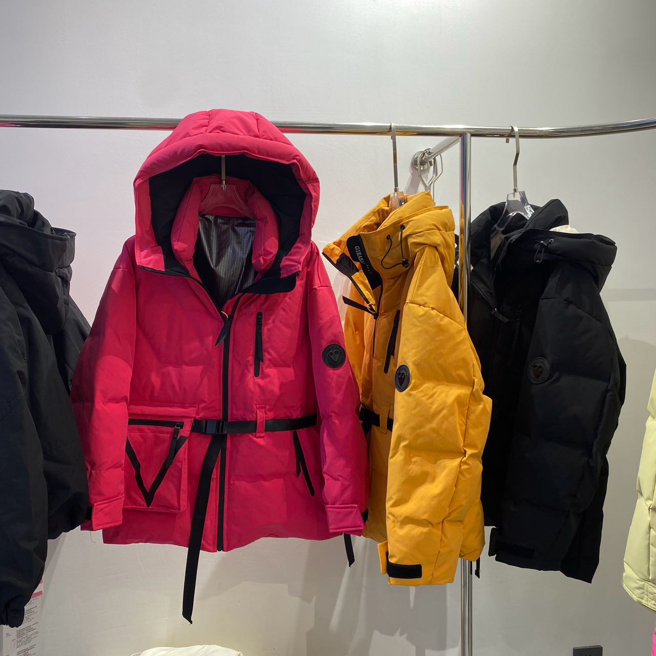 冬季加厚连帽羽绒服女收腰系带宽松百搭显瘦防寒外套