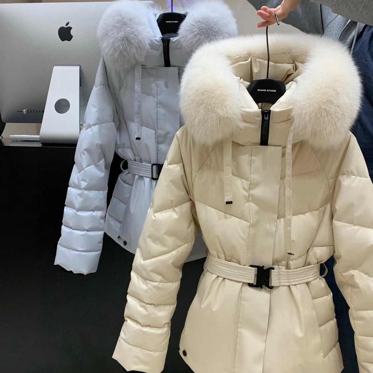 90白鸭绒2026冬季新款羽绒服女短款真狐狸大毛领连帽显瘦加厚外套