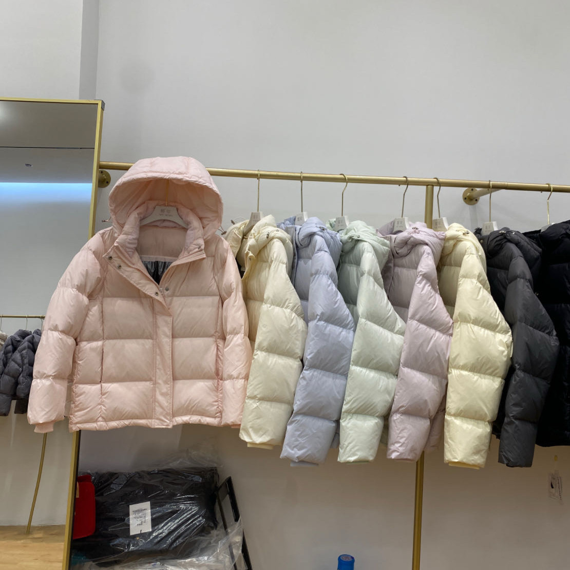糖果色可拆卸帽面包服羽绒服女装短款直筒加厚时尚洋气学生外套