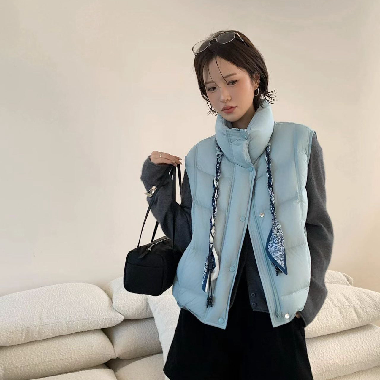 90白鸭绒羽绒马甲女秋冬立领配丝巾欧货宽松无袖背心外穿叠穿外套