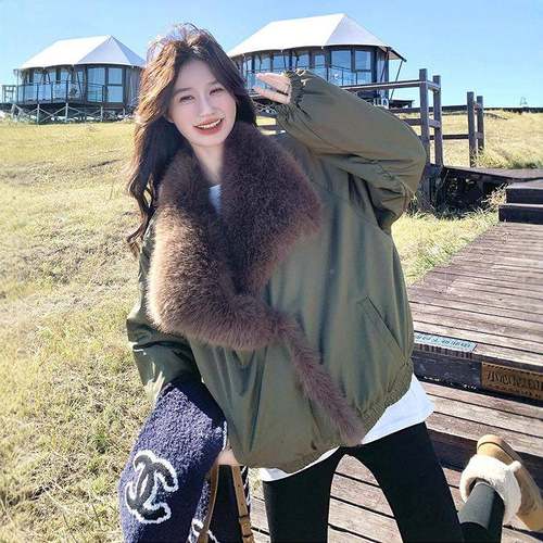 军绿色两面穿皮一的体外套女冬棉C1-898加厚超好看独特毛别致服