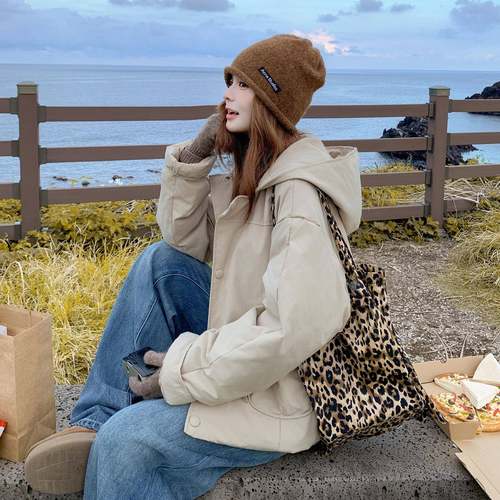 工卡其色学院风羽绒装服女短款冬b199-W57新款韩版加外厚减龄学院