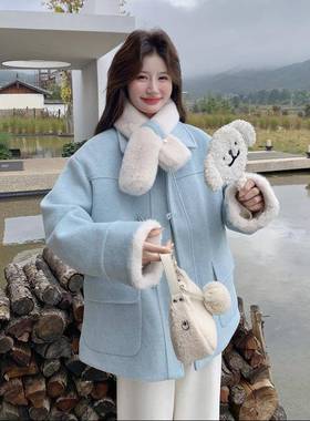 浅蓝色温柔风D044-252羊毛绒拼接围巾毛呢羔外棉套冬新款女加厚加