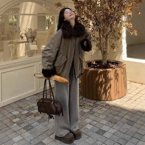 军绿色两面穿计大翻领派保克服女冬设加厚暖仿b151-158皮毛感一体